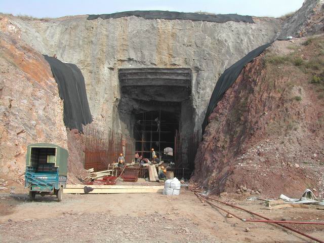 葛南公司監(jiān)測儀器在河南燕山水電站
